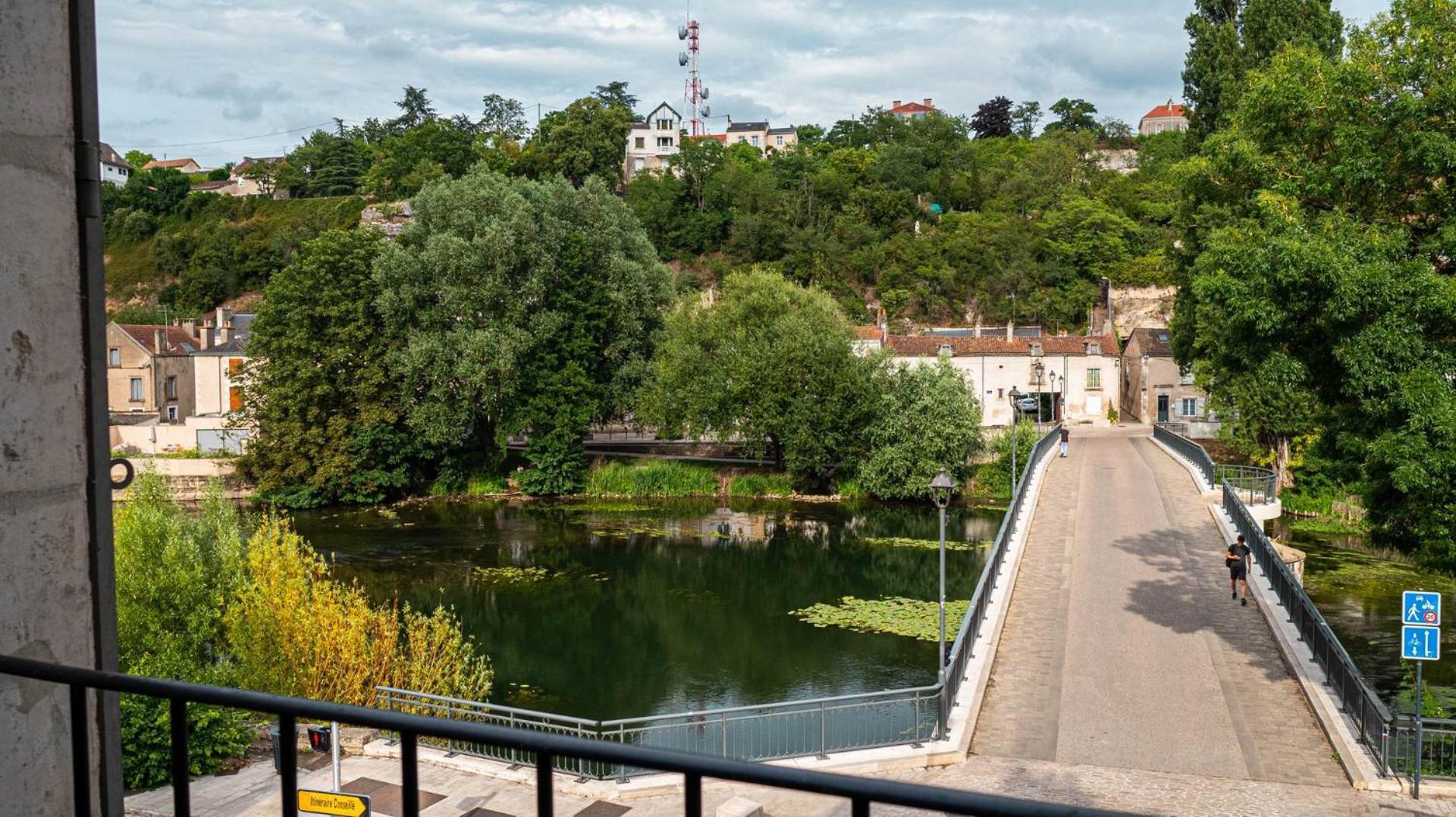 Appartement Les Rives du Clain - Sublime T4 au bord de l'eau à Poitiers Extérieur photo